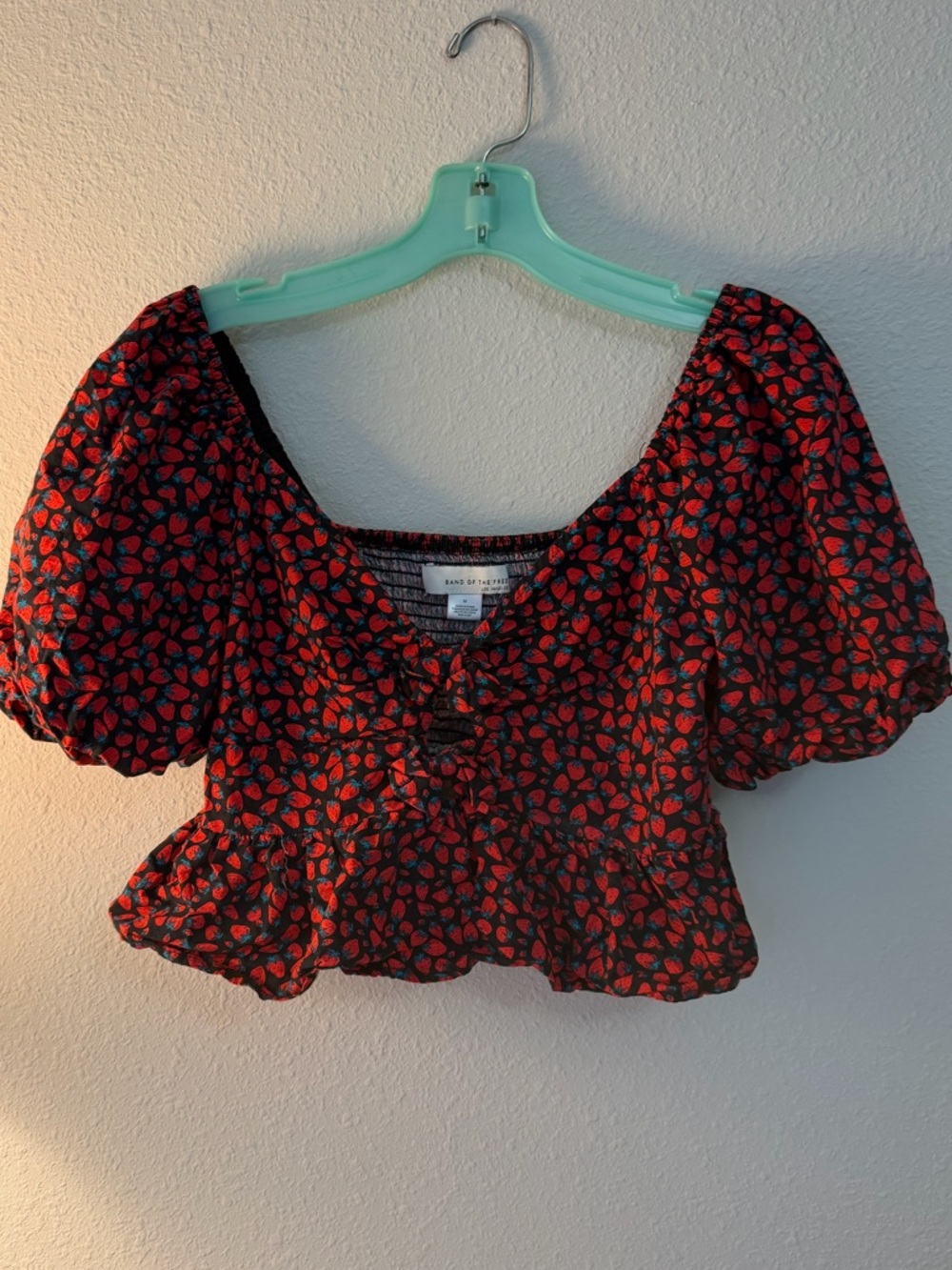 Band of the Free Puff-Sleeve Cropped Top - Red/Black - Picture 1 of 7